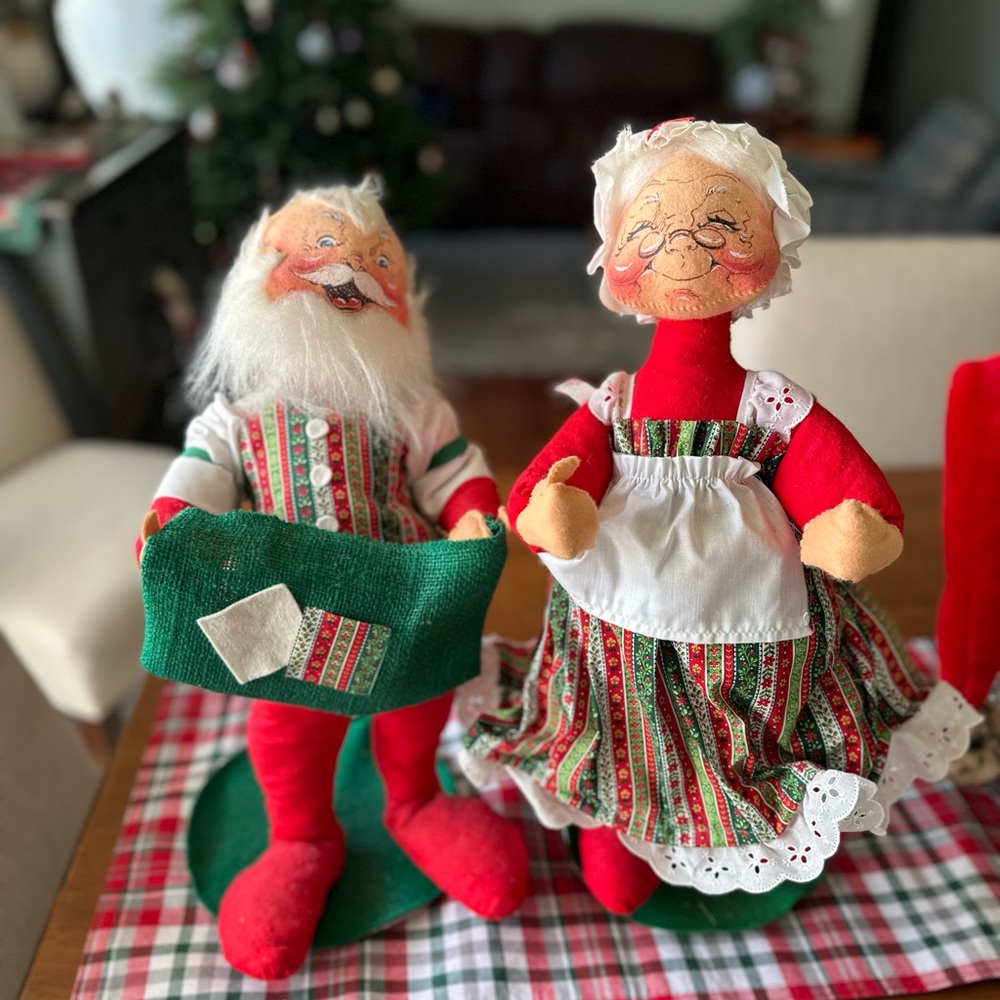 Christmas Vintage Santa Clauses. Christmas Annelee Mr and Mrs Claus - 1967/1968